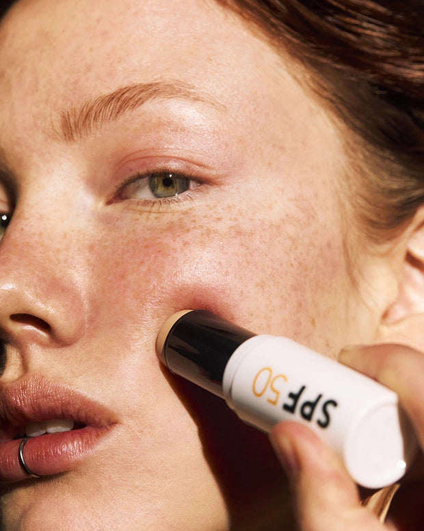 Protetor solar mineral em stick Madara FPS 50 [12g]