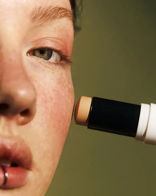 Protetor solar mineral em stick Madara FPS 50 [12g]